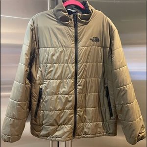 The North Face mens light weight insulated jacket in khaki green six XL